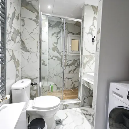 Apartament Huge N Happy Saloniki